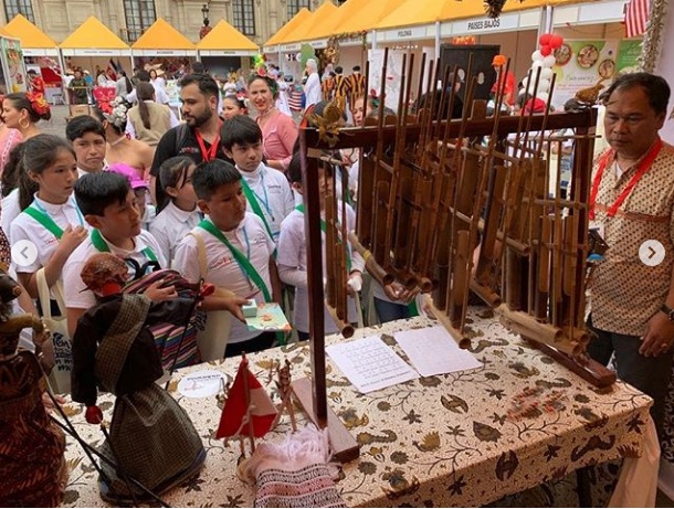 peru angklung2